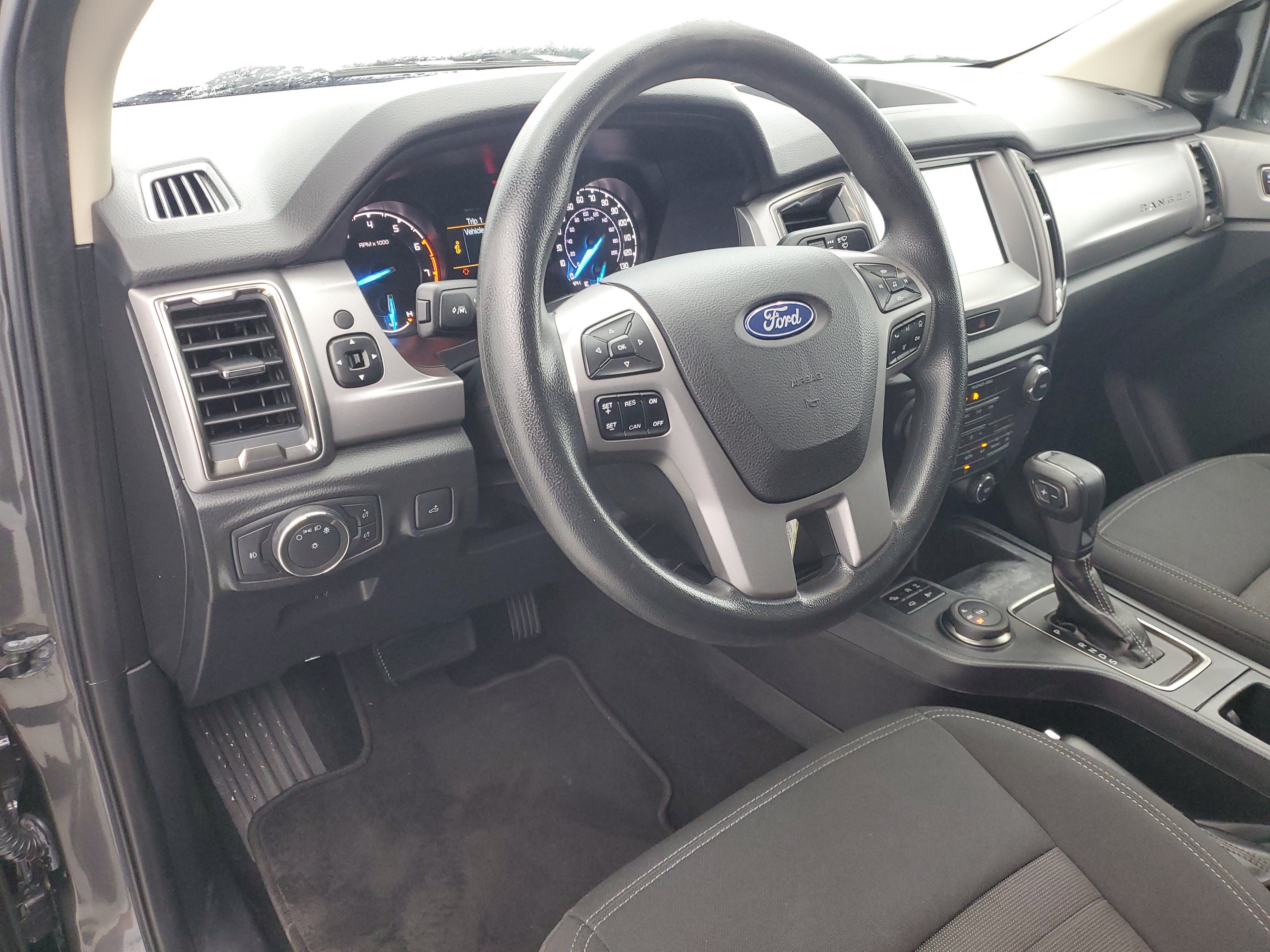 Used 2020 Magnetic Metallic Ford XLT image 17