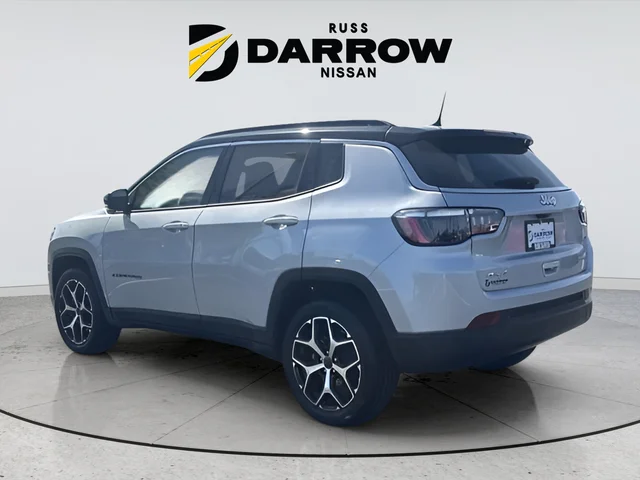 Used 2025 Silver Jeep Limited image 3