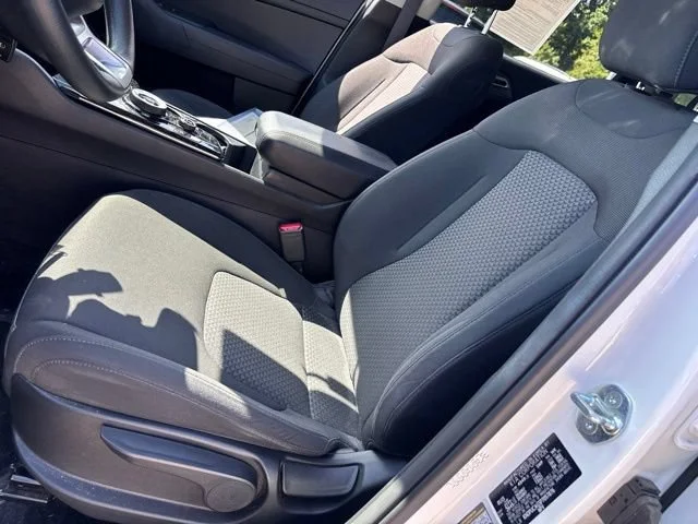 Used 2023 Snow White Pearl Kia LX image 15