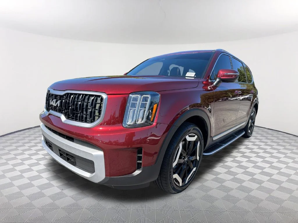 Used 2024 Red Kia EX image 1