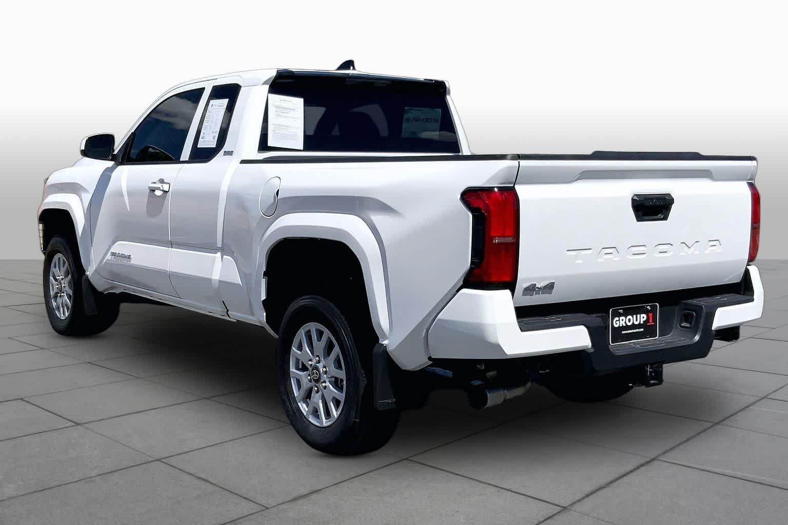 Used 2026 Ice Cap Toyota SR5 image 11