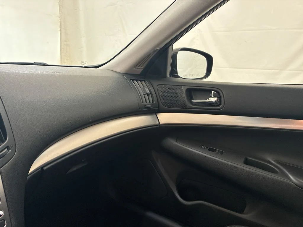 2011 INFINITI G Sedan - Photo 27