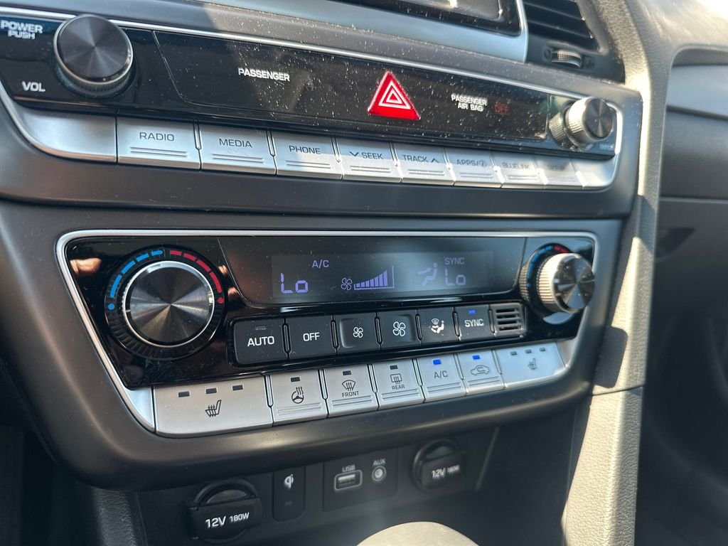 Used 2019 White Hyundai SEL image 16
