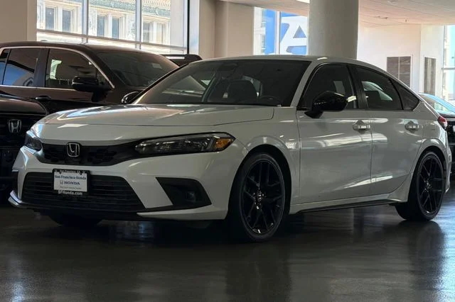 Used 2022 Platinum White Pearl Honda Sport image 11