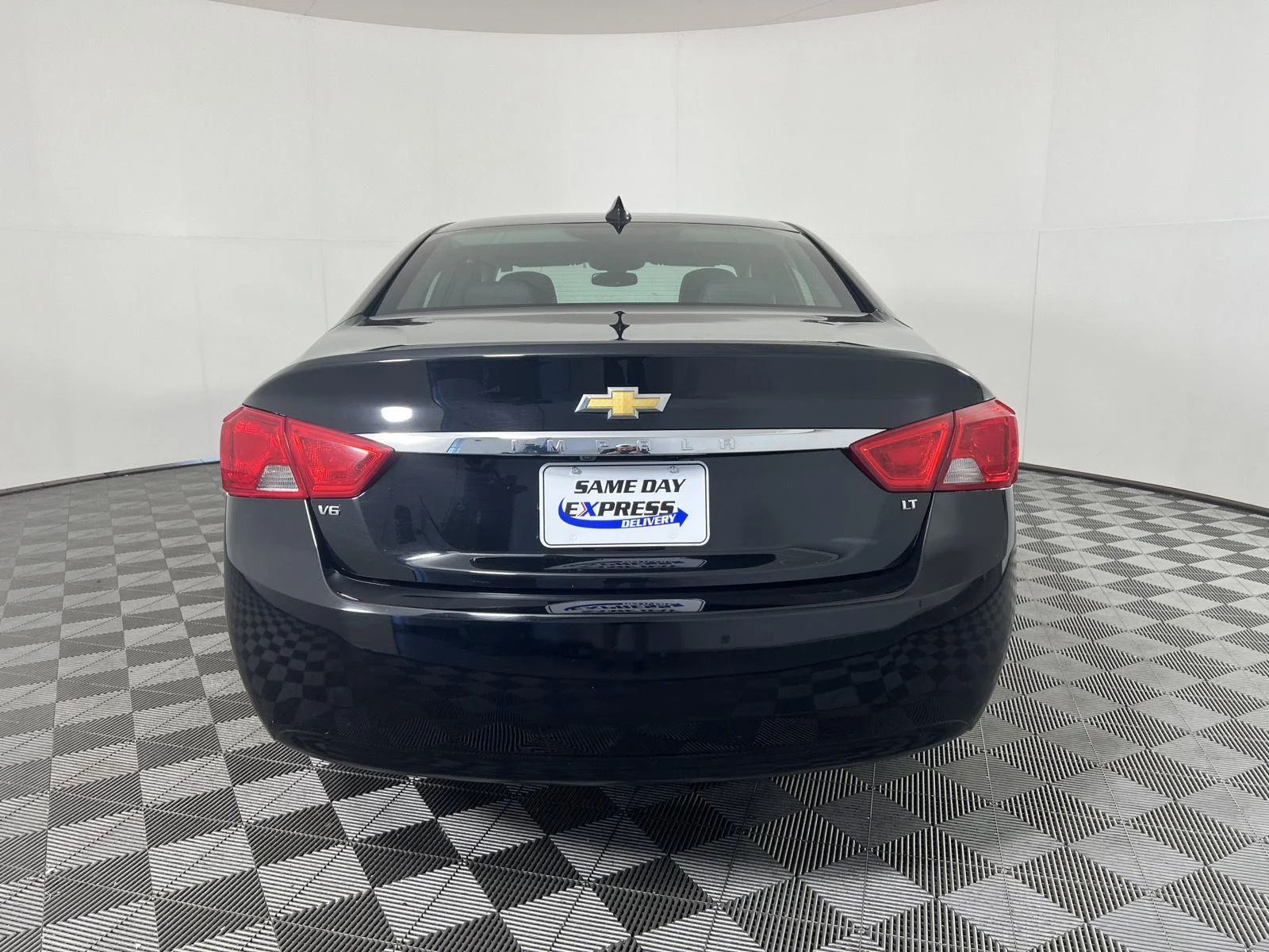 Used 2018 Black Chevrolet LT image 28
