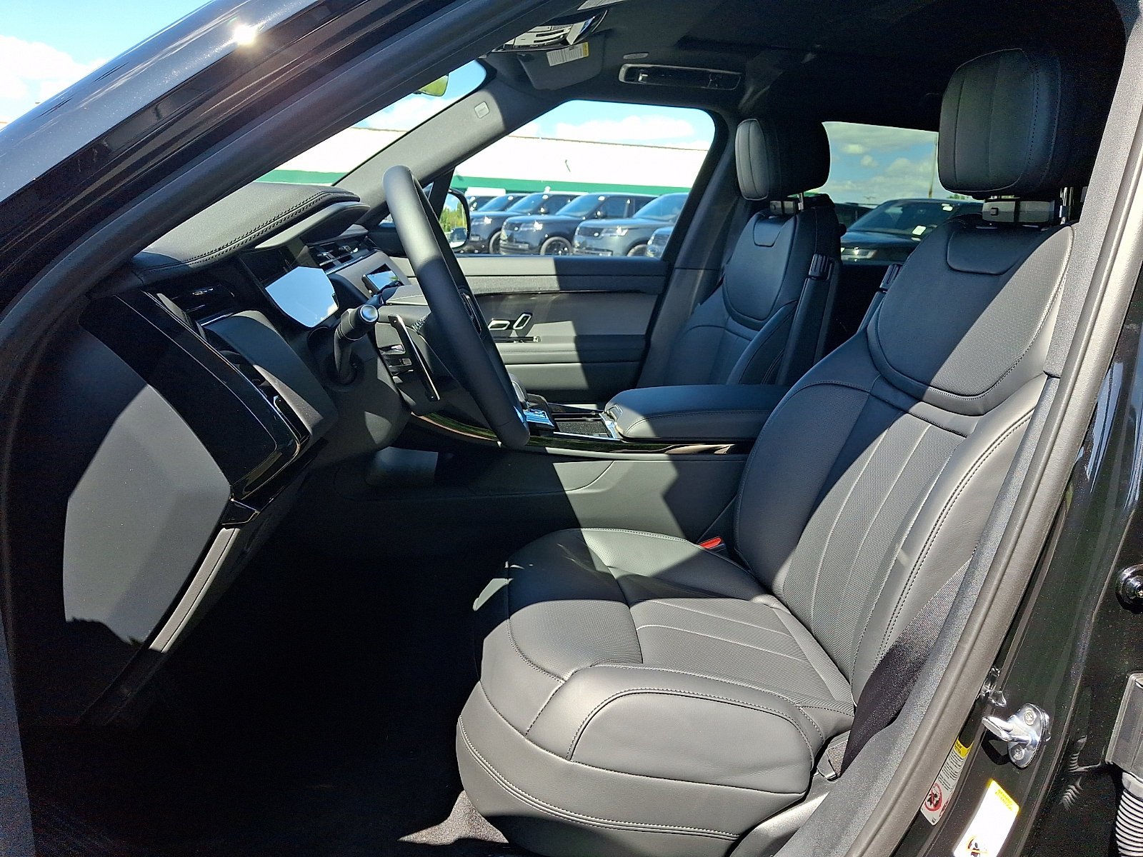 New 2027 Santorini Black Land Rover SE image 8