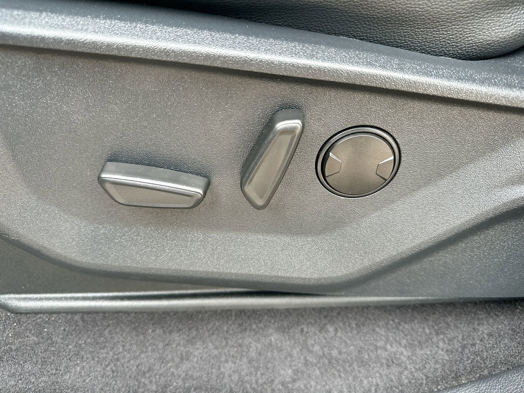 Used 2023 Gray Metallic Ford XLT image 12