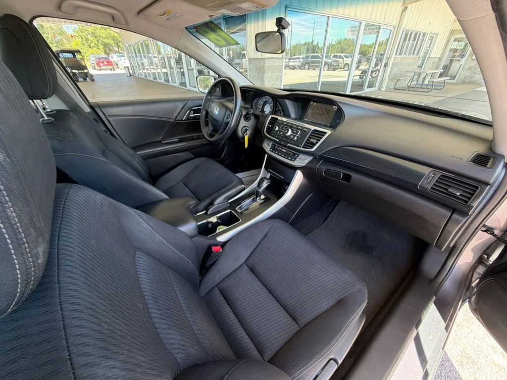Used 2015  Honda Sport image 10