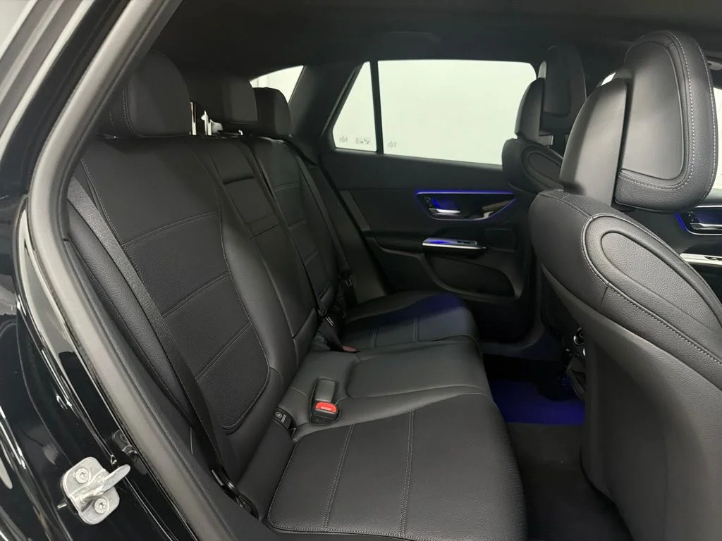 New 2027 Black Mercedes-Benz GLC 300 image 28