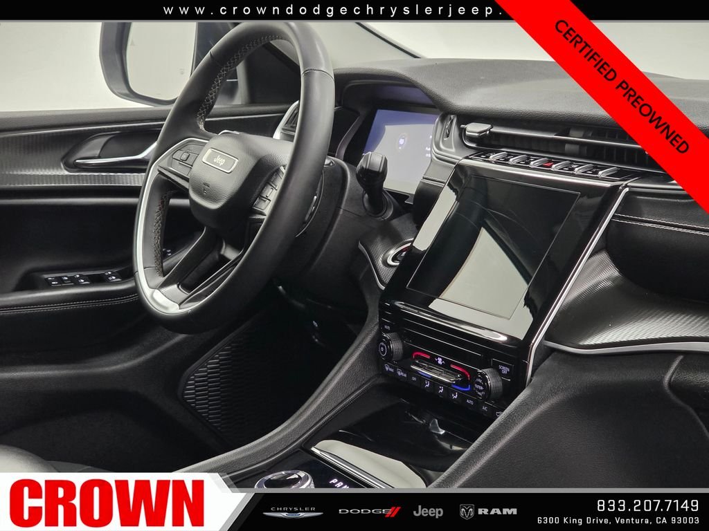 Used 2024 White Jeep Laredo image 11