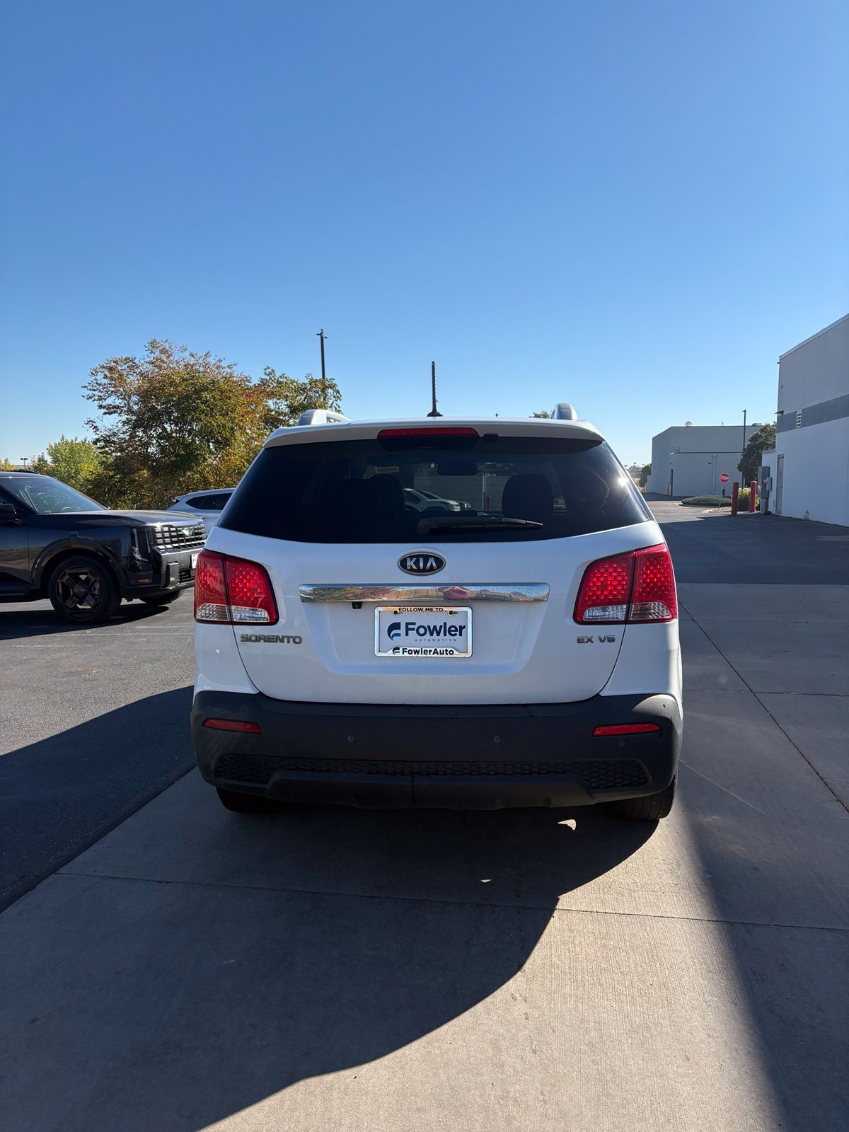 Used 2013 White Kia EX image 4