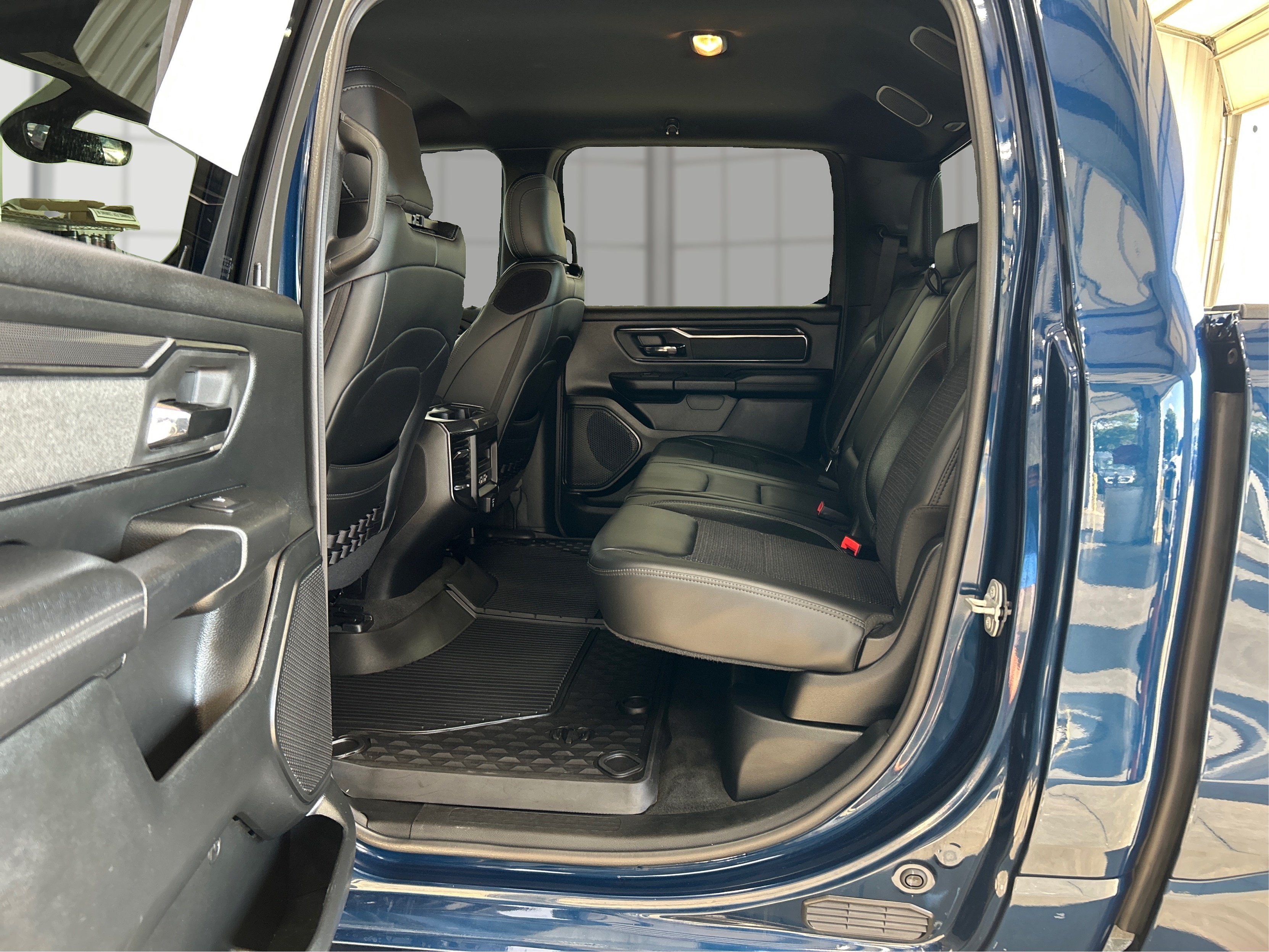 Used 2020 Blue Ram Big Horn/Lone Star image 10