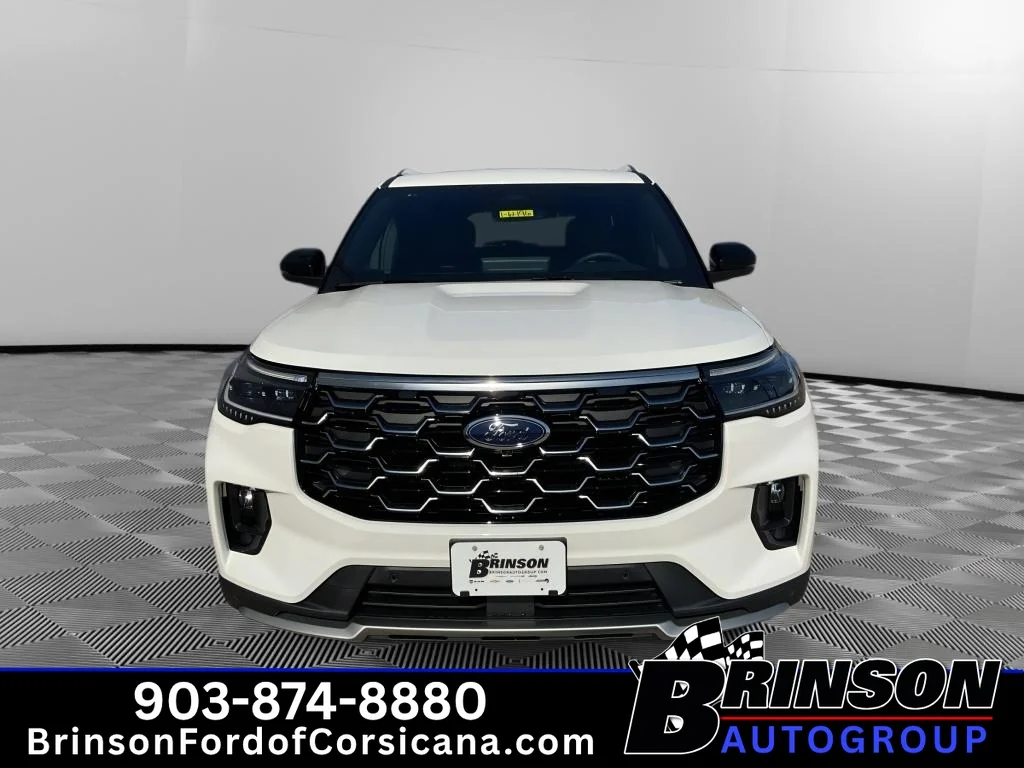 New 2026 White Ford Platinum image 2