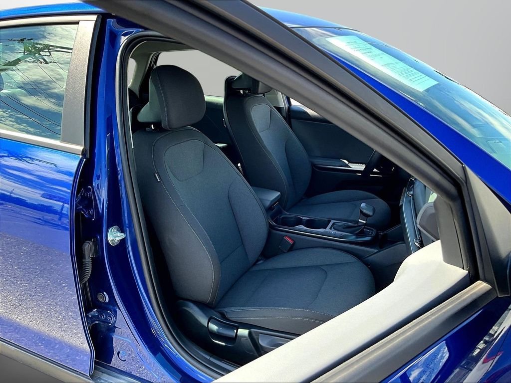 Used 2025 Blue Kia LXS image 27