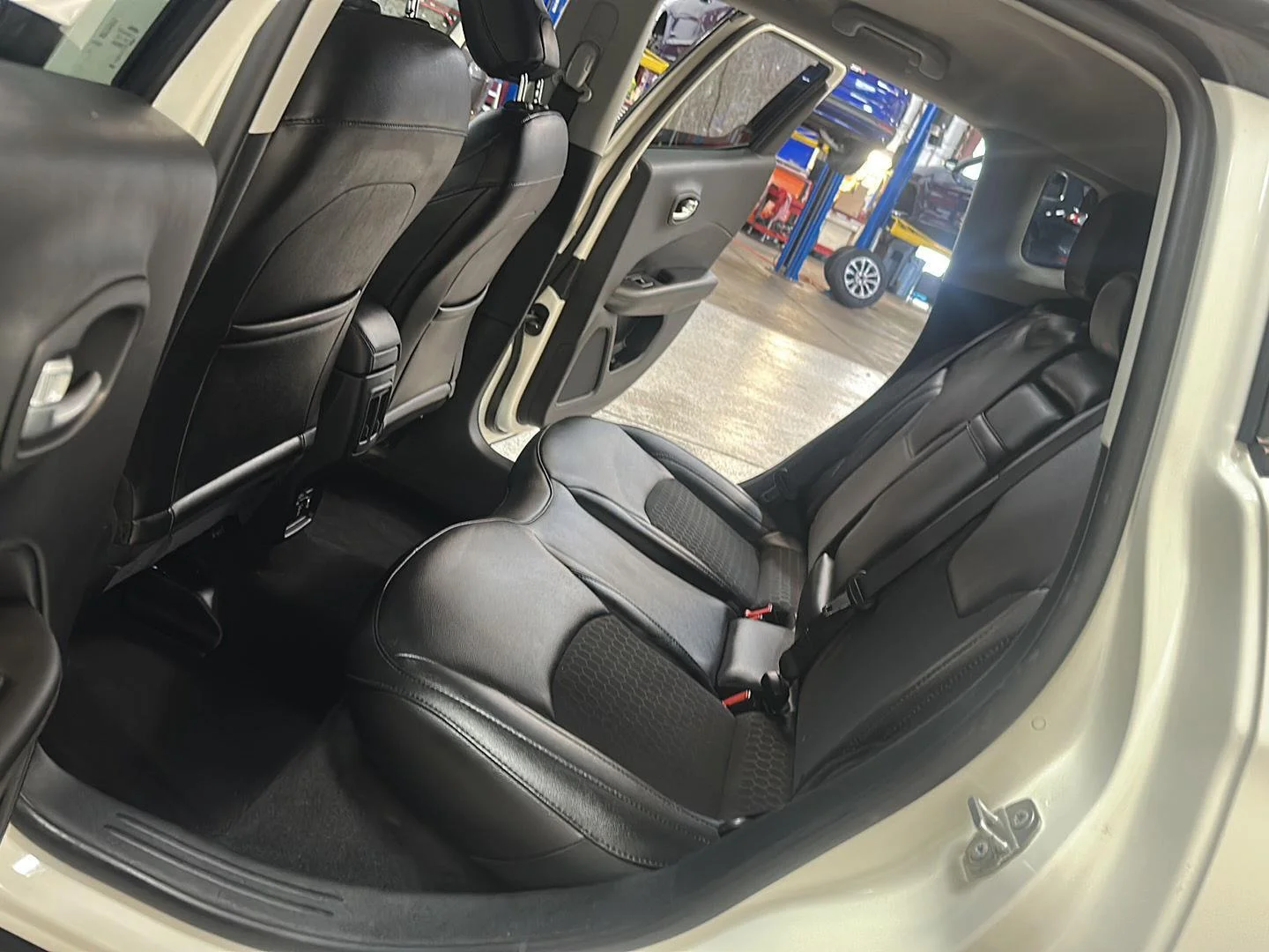 Used 2019 White Clearcoat Jeep Altitude image 28