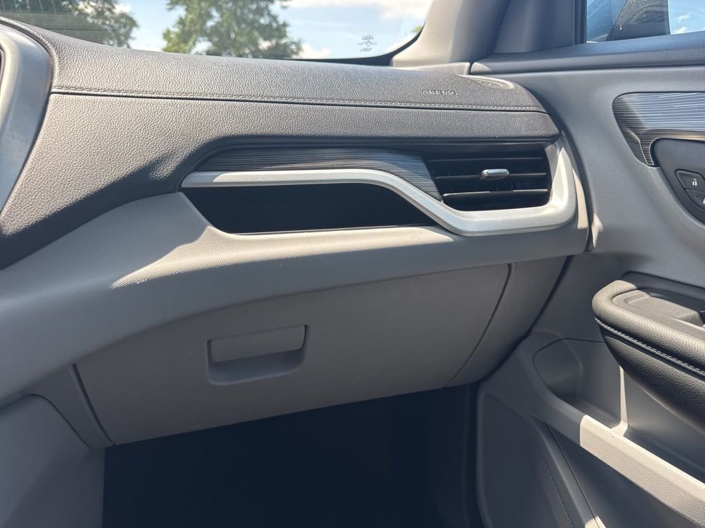 Used 2024 Blue GMC SLE image 29