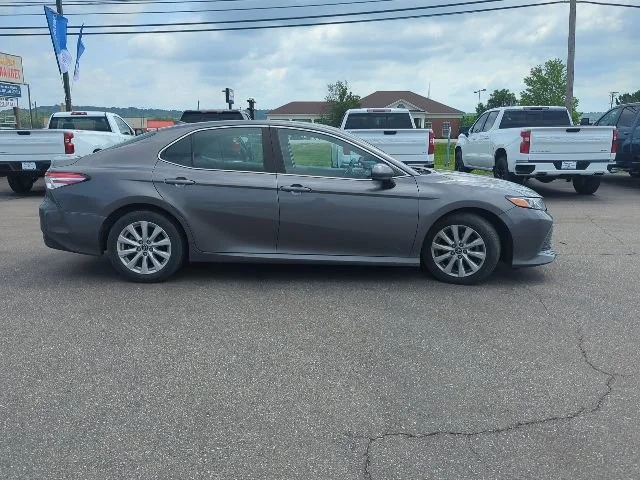 Used 2019  Toyota LE image 8
