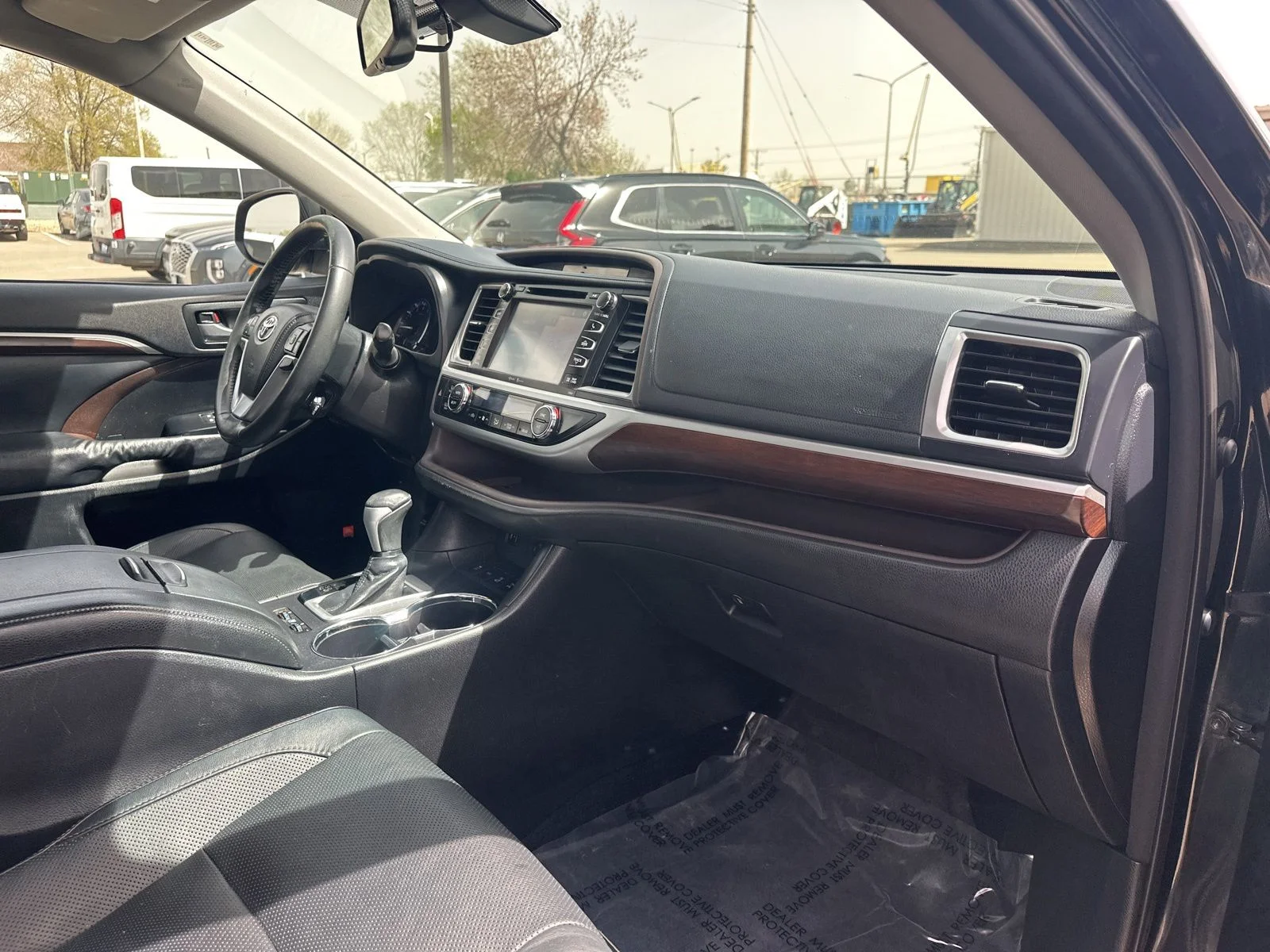 Used 2014 Black Toyota Limited image 38