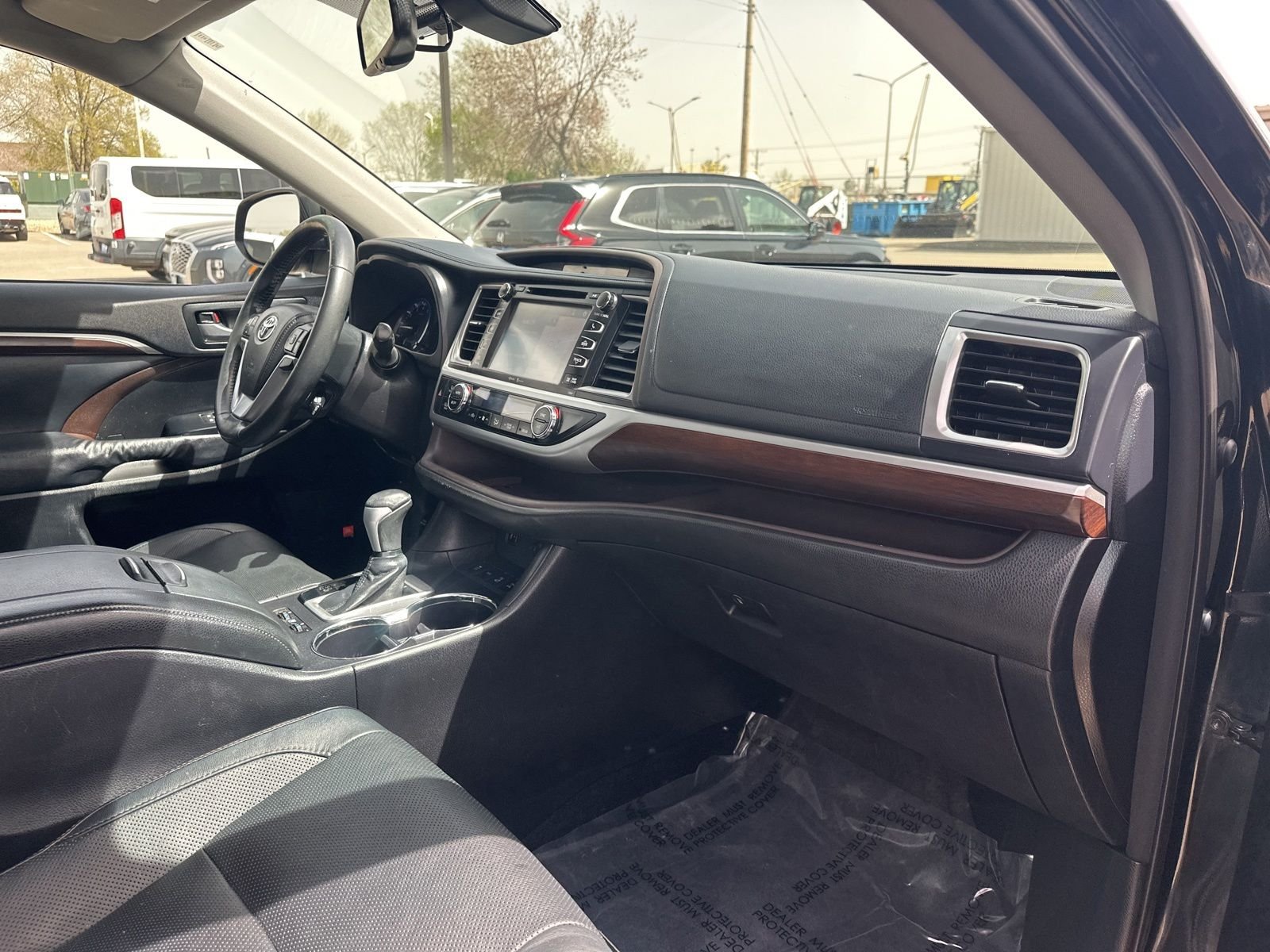 Used 2014 Black Toyota Limited image 38