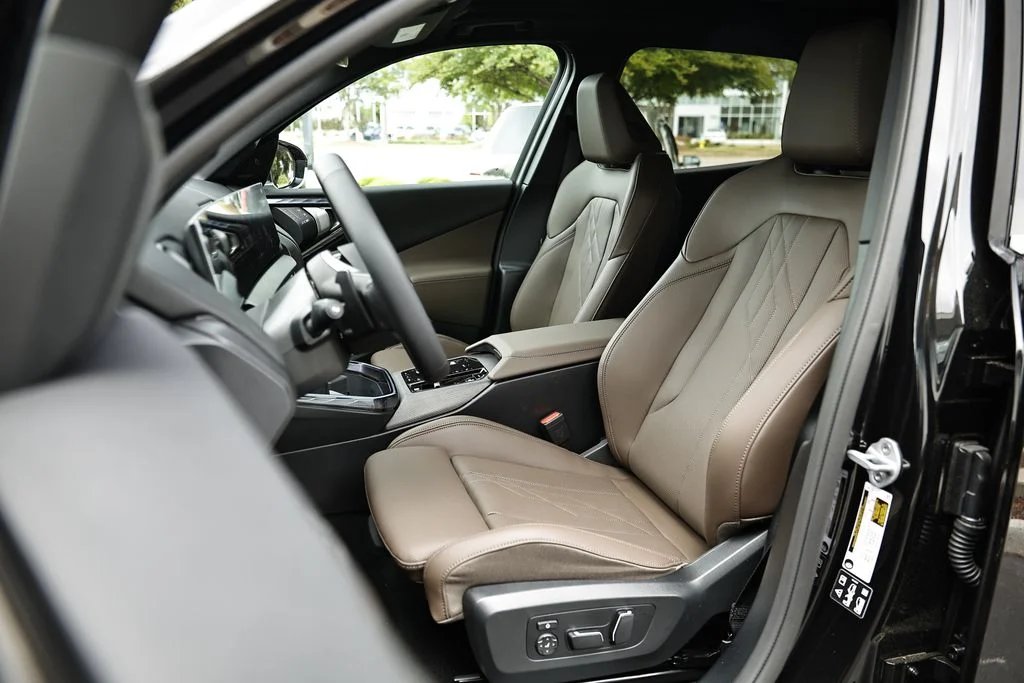 New 2026 Black Sapphire Metallic BMW 30 xDrive image 20