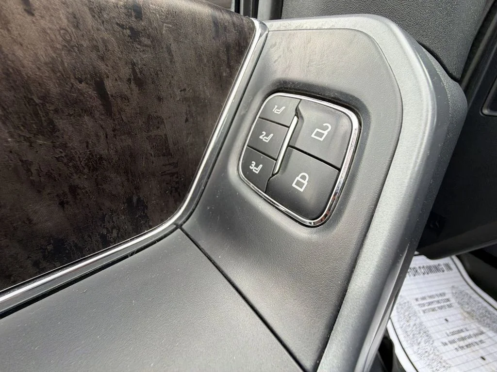 Used 2022 Gray Ford Lariat image 28