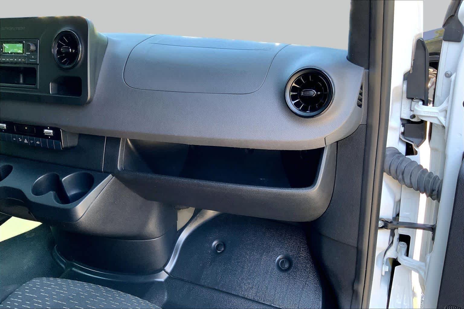 Used 2022 Arctic White Mercedes-Benz  image 20