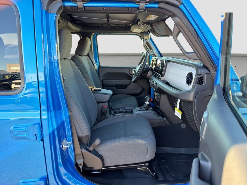 New 2026 Hydro Blue Pearl-Coat Exterior Paint Jeep Sport S image 18