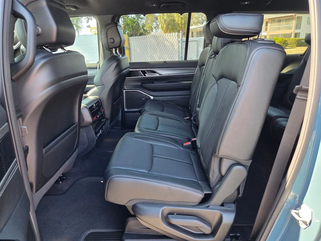 New 2026 Steel Blue Exterior Paint Jeep Limited Altitude image 14