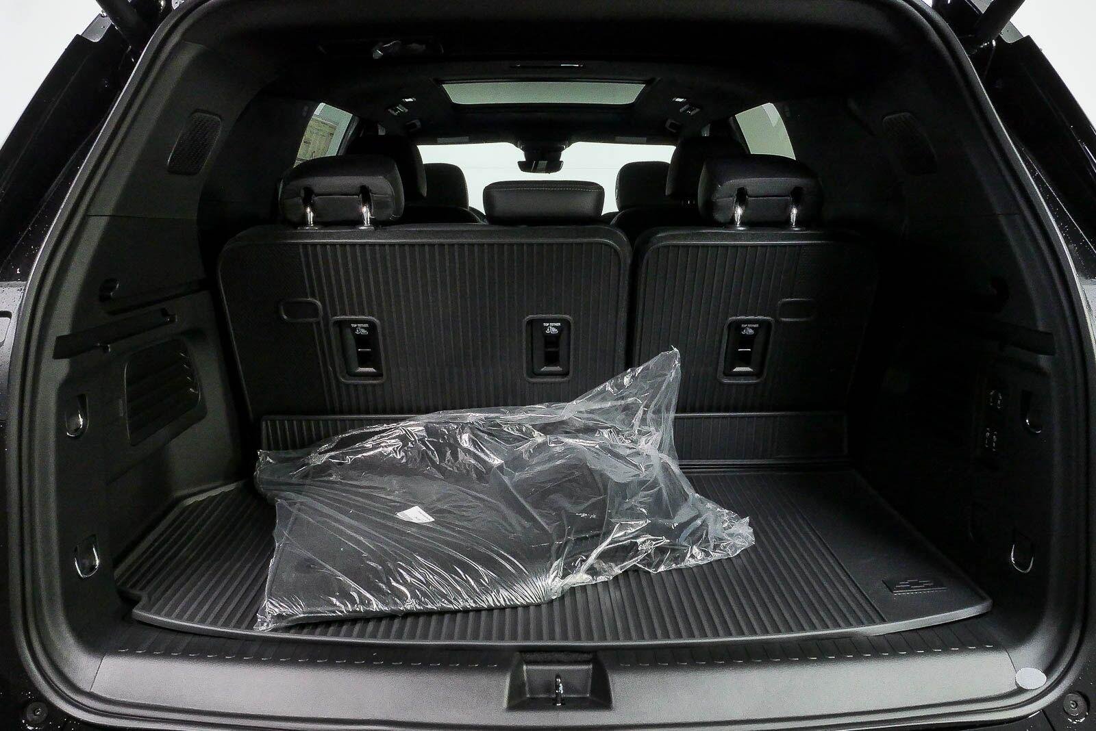 New 2026 Mosaic Black Metallic Chevrolet High Country image 33