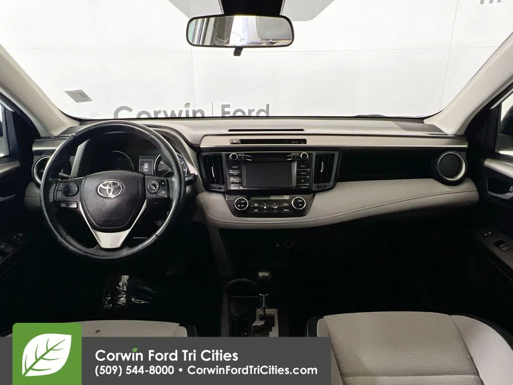 Used 2017 Super White Toyota XLE image 7
