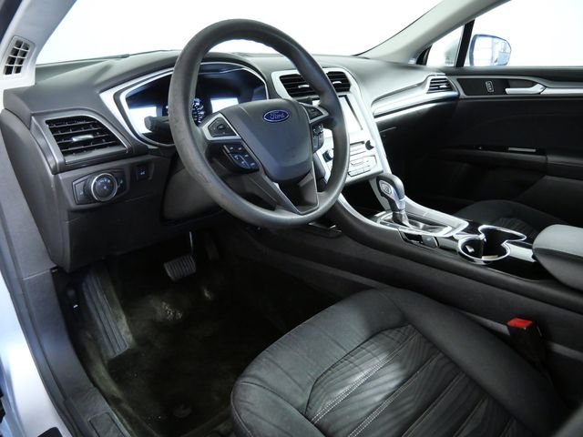 Used 2016 Silver Ford SE image 16