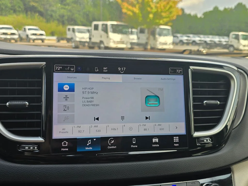 Used 2023 Black Chrysler Touring L image 31