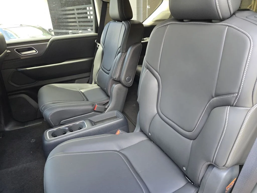 New 2026 RADIANT WHITE INFINITI Luxe 2WD image 8