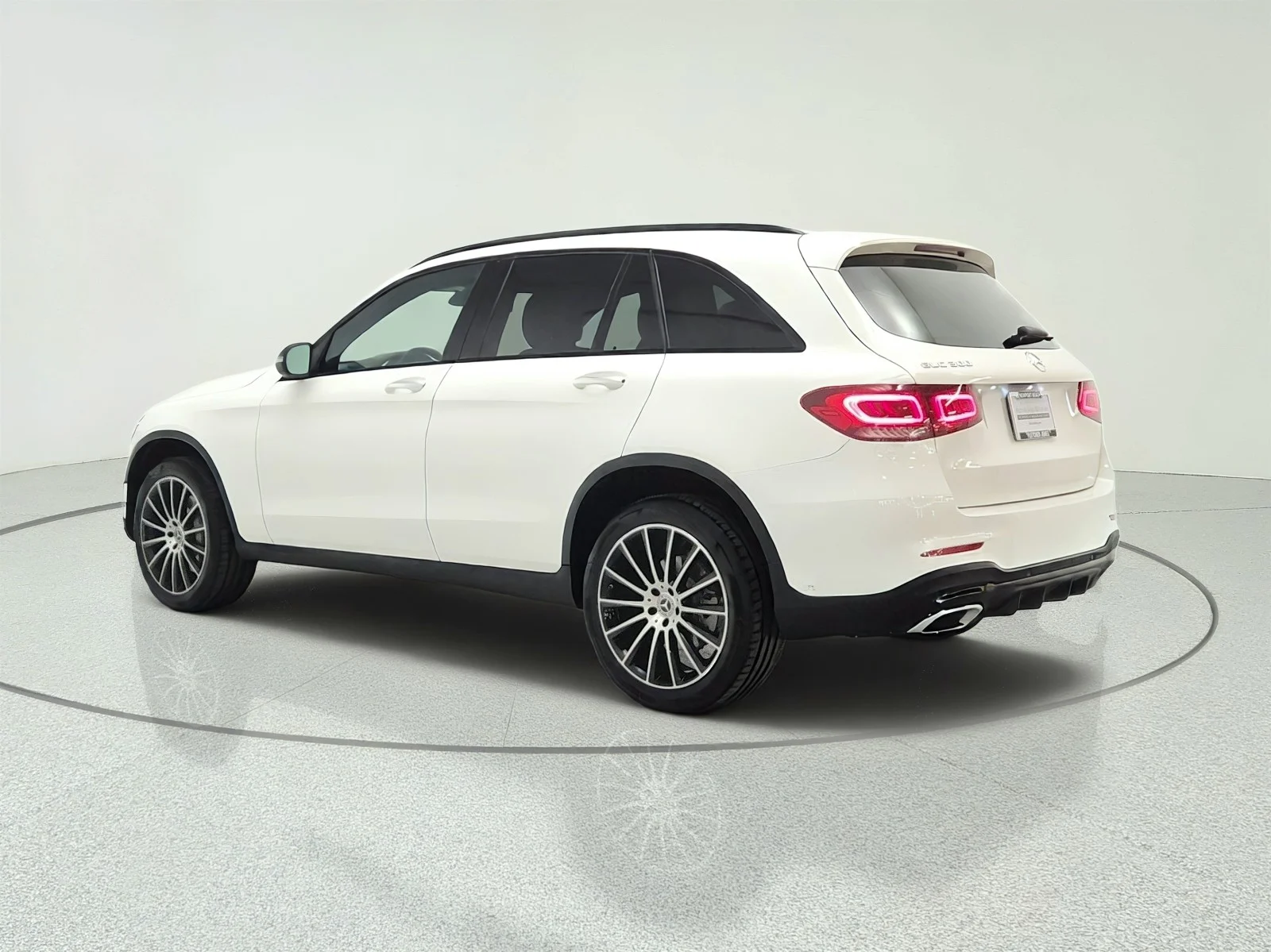 Used 2022 Polar White Mercedes-Benz GLC 300 SUV image 7