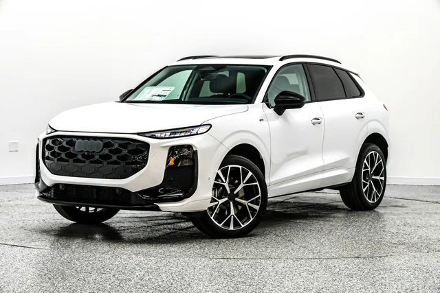 2026 Audi Q3 S line quattro's photo