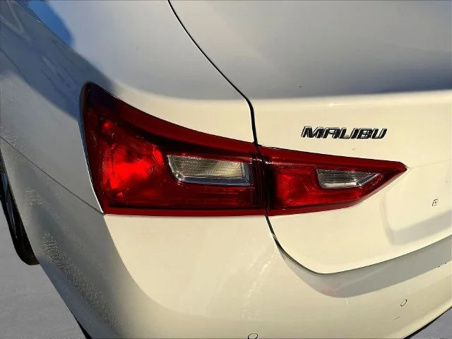 Used 2025 White Chevrolet LT image 26