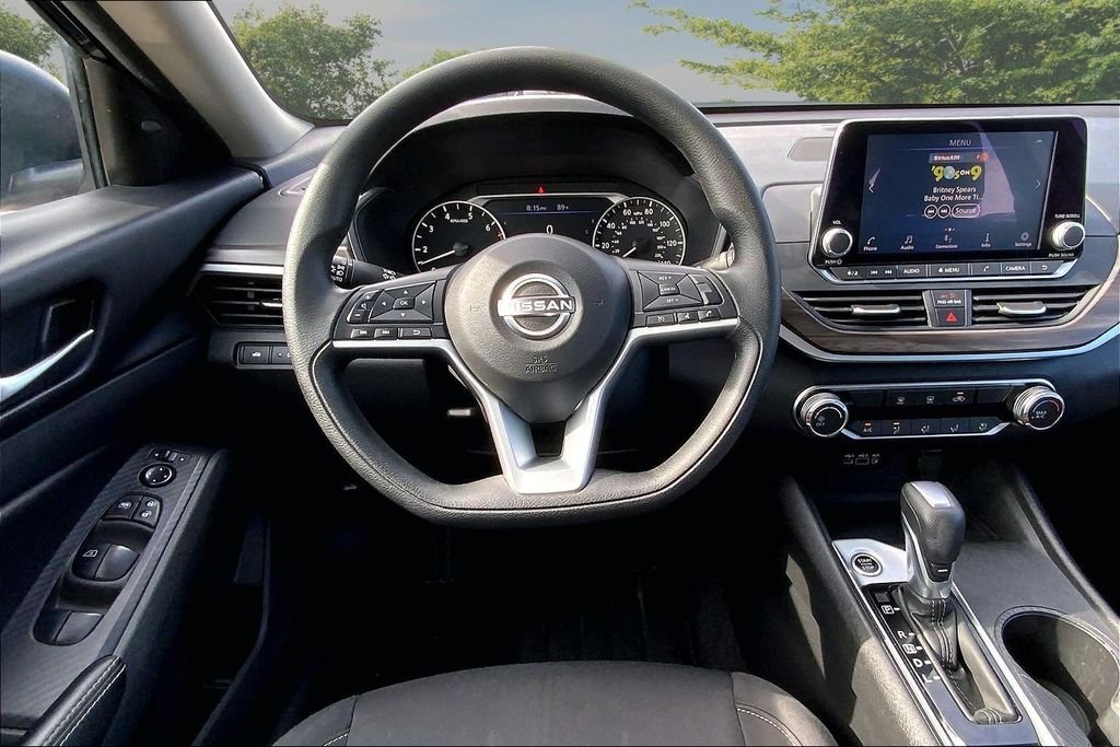 Used 2025 Black Nissan 2.5 SV image 8