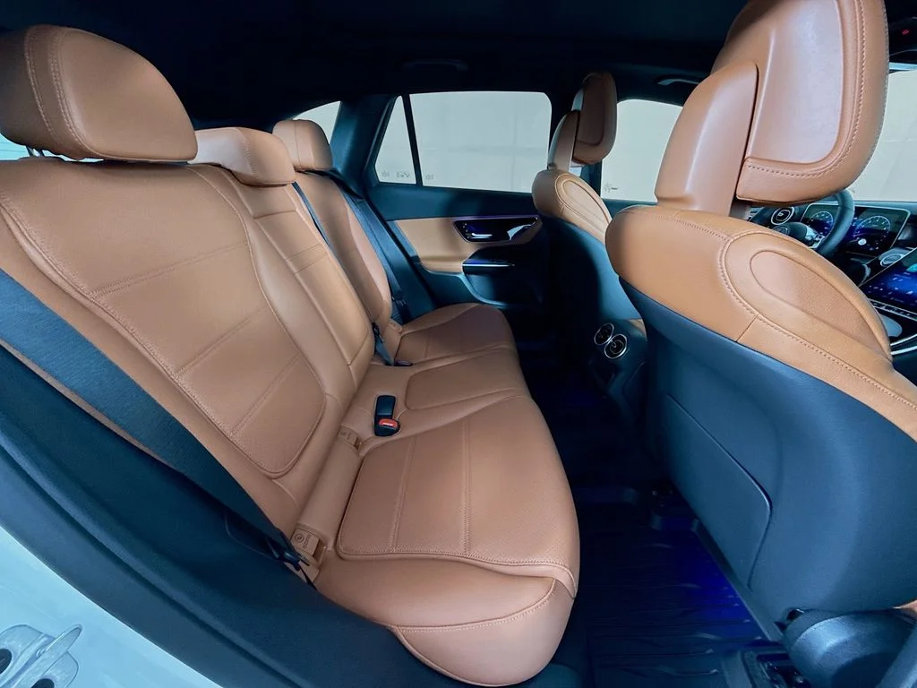 New 2026 Polar White Mercedes-Benz GLC 300 image 23