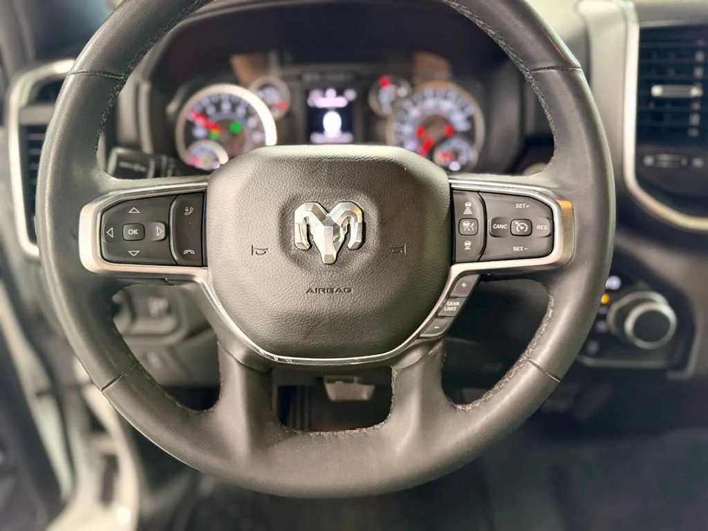 Used 2025 White Ram Big Horn/Lone Star image 14