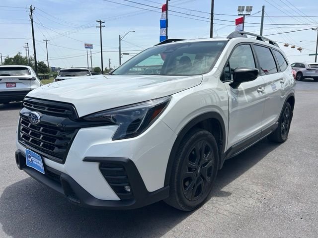 Used 2025 White Subaru Onyx Edition image 3