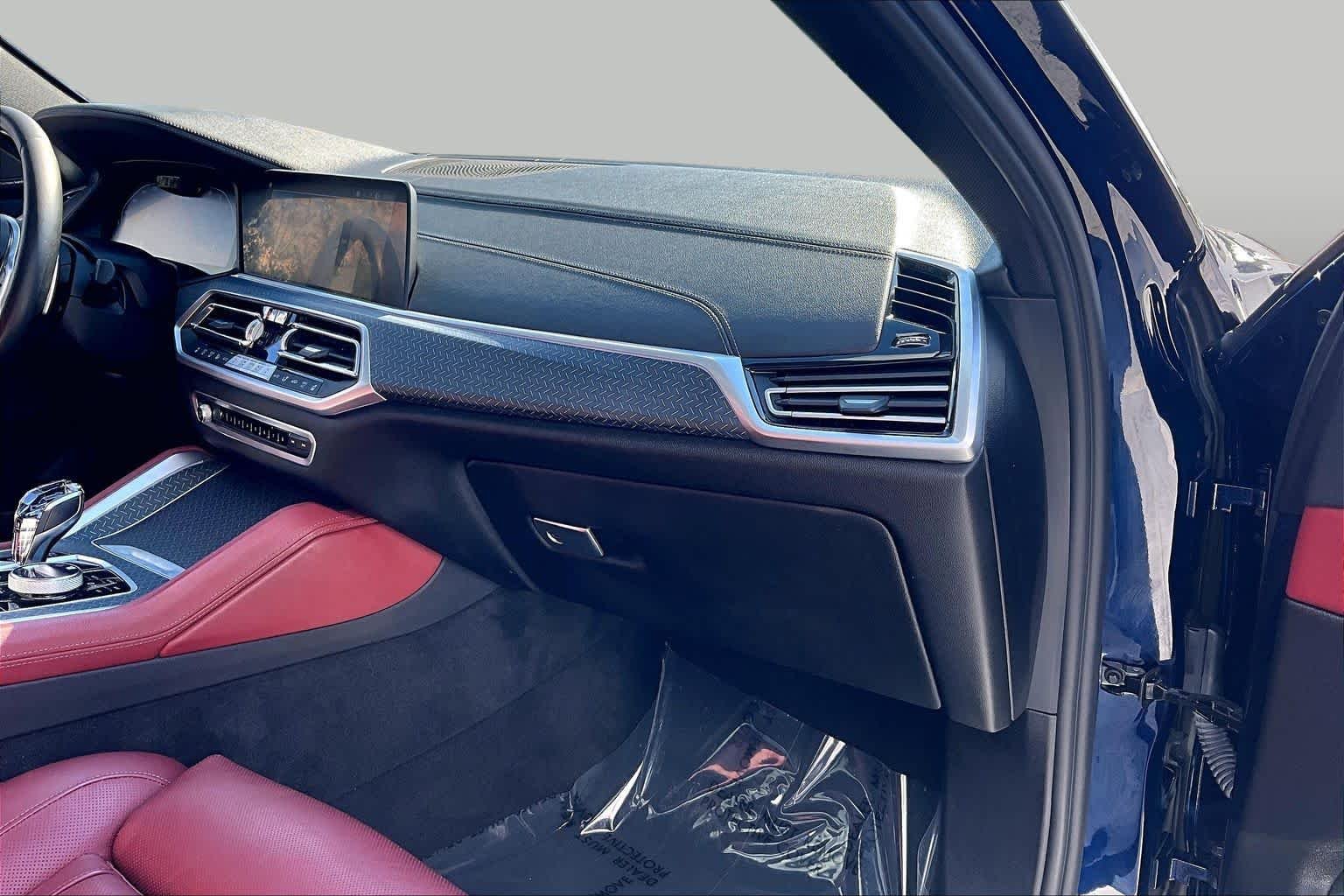 Used 2022 Tanzanite Blue II Metallic BMW M50i image 19