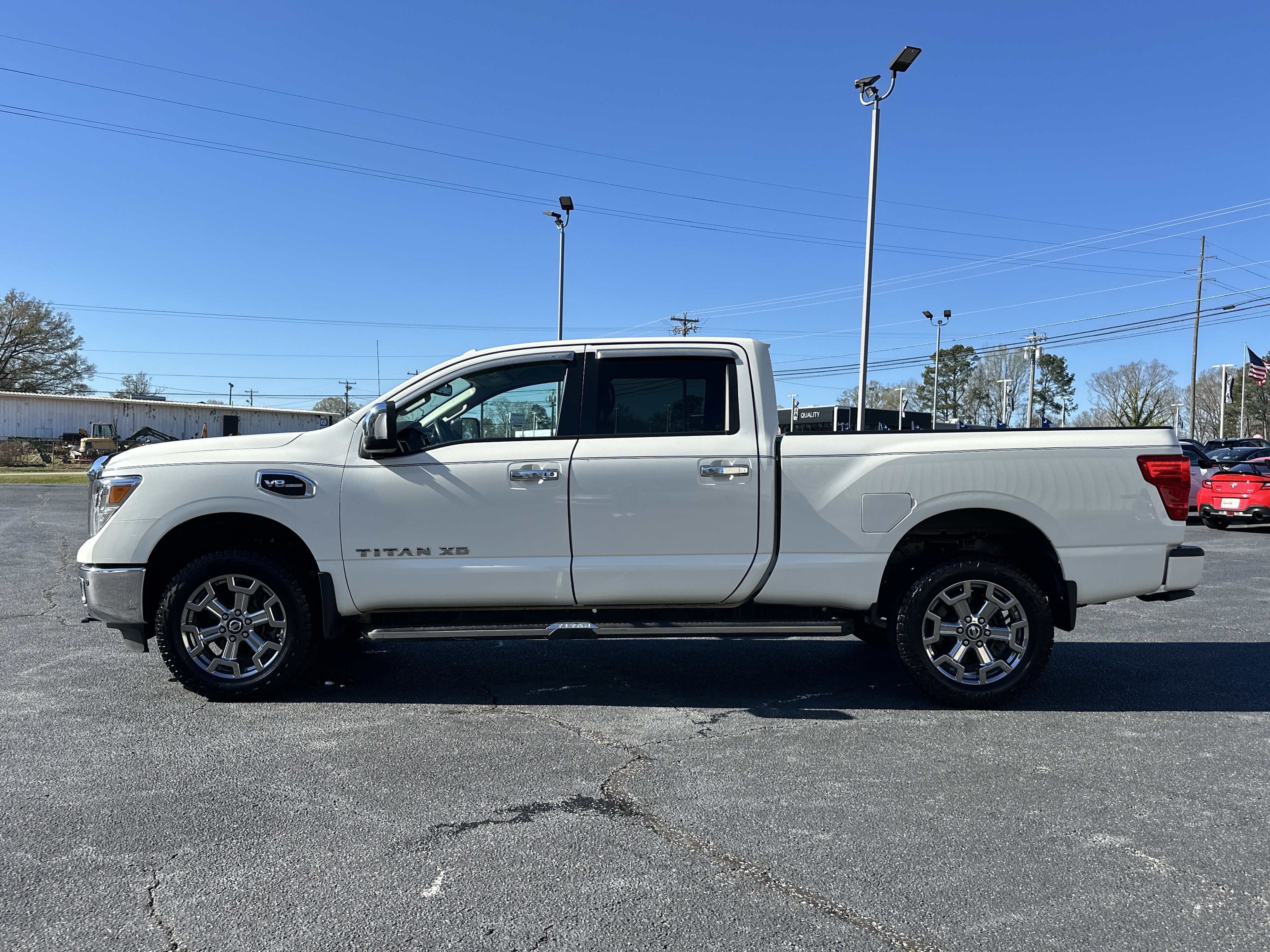 Used 2018 Pearl White Nissan SL image 5