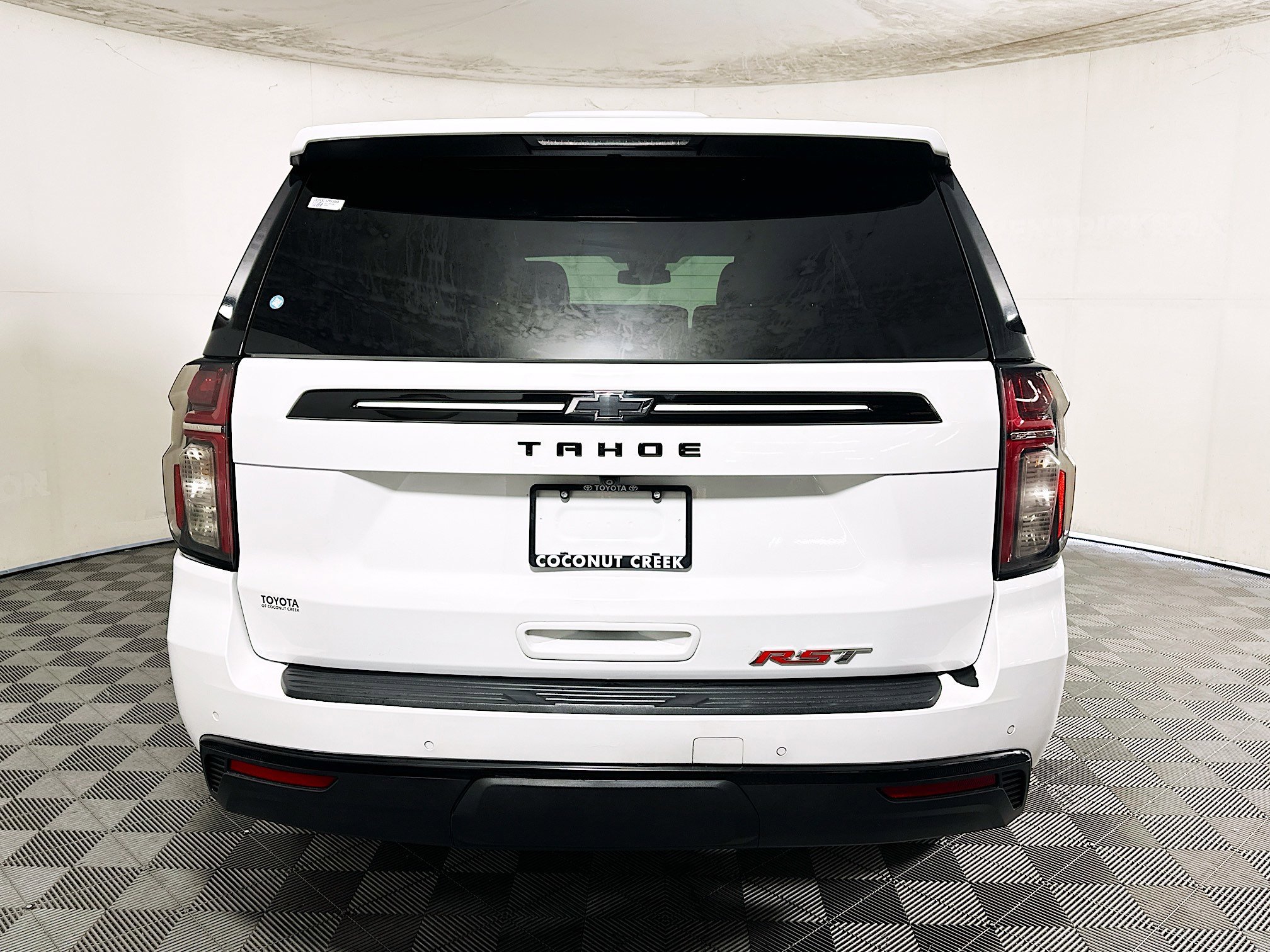 Used 2023 Summit White Chevrolet RST image 4