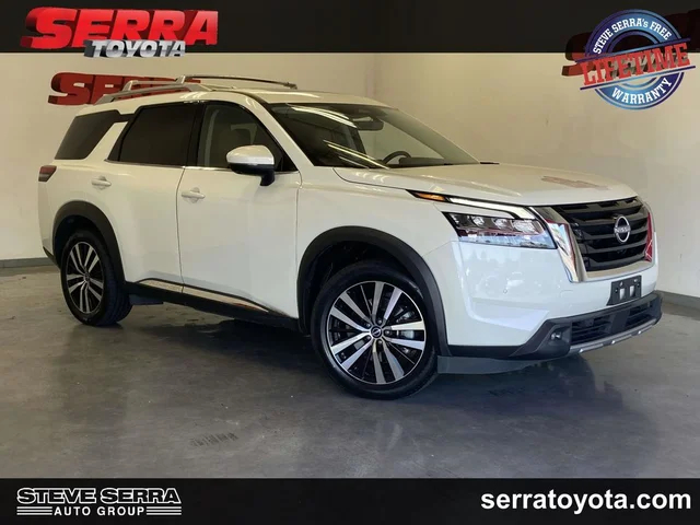 2023 Nissan Pathfinder Platinum