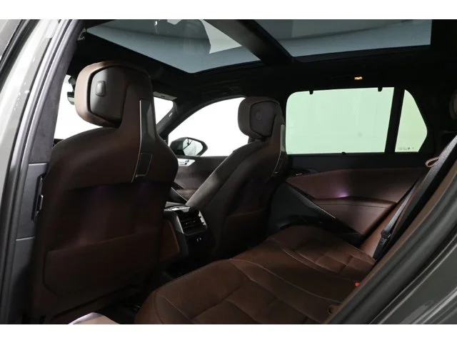 New 2027 Pine BMW 40 xDrive image 26