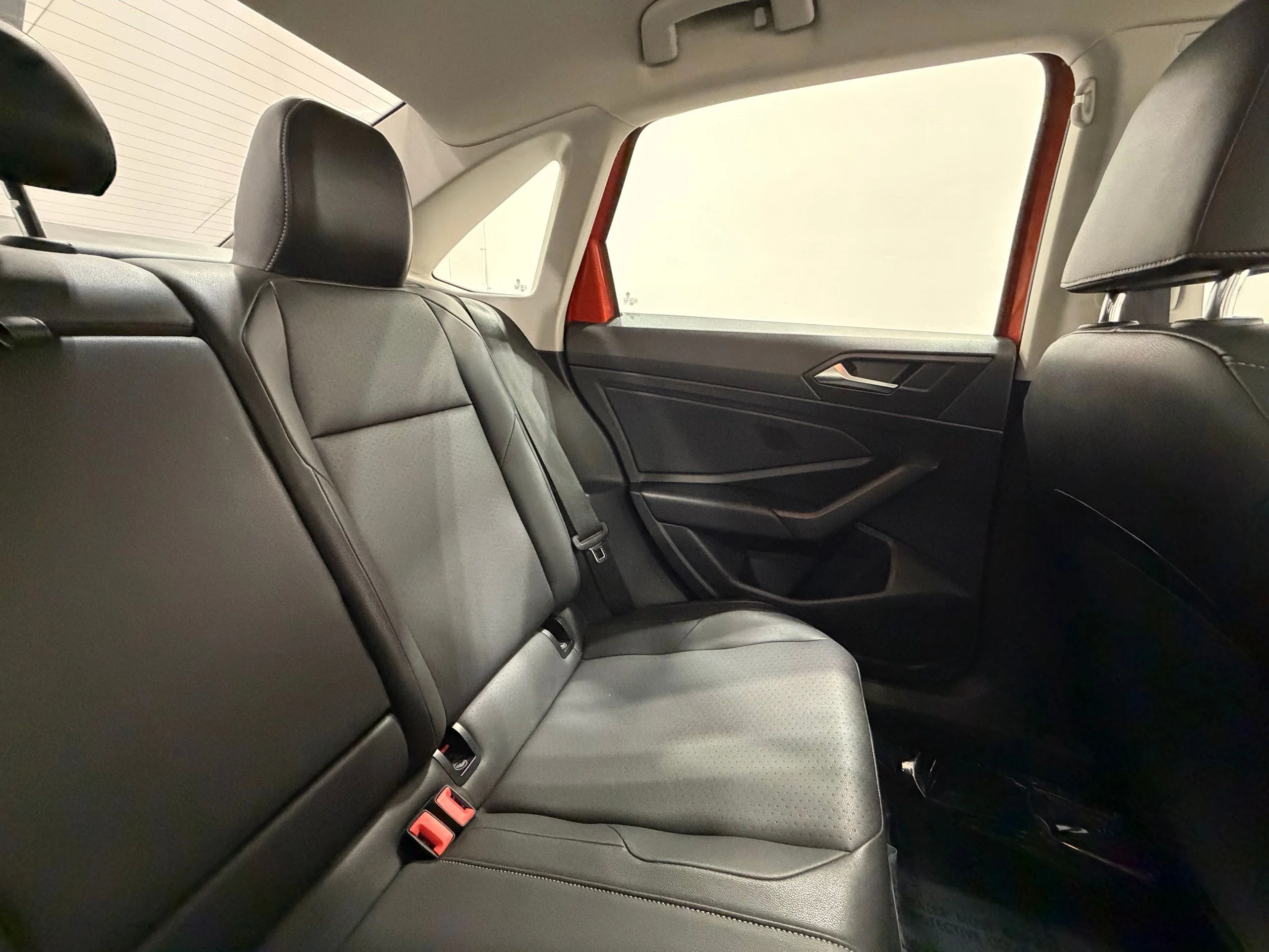 Used 2019 Orange Volkswagen 1.4T SE image 34