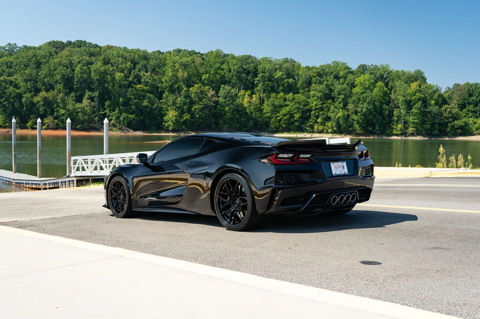 Used 2023 Black Chevrolet Z06 image 17