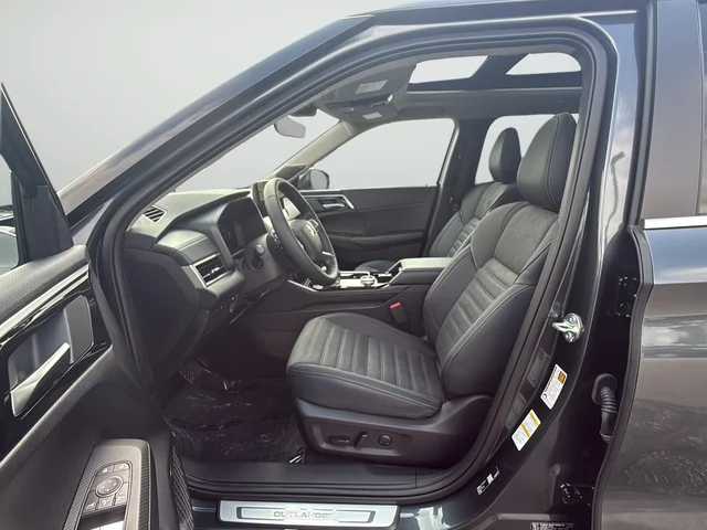 New 2026 Gray Mitsubishi SE image 10