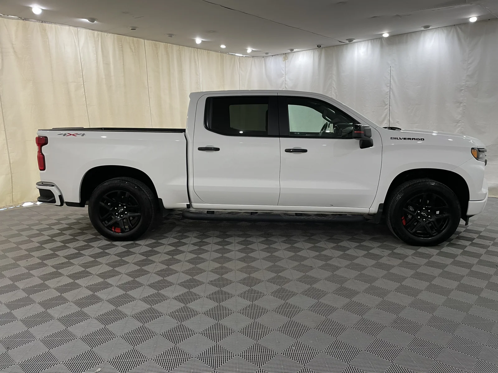 Used 2023 Summit White Chevrolet RST image 4