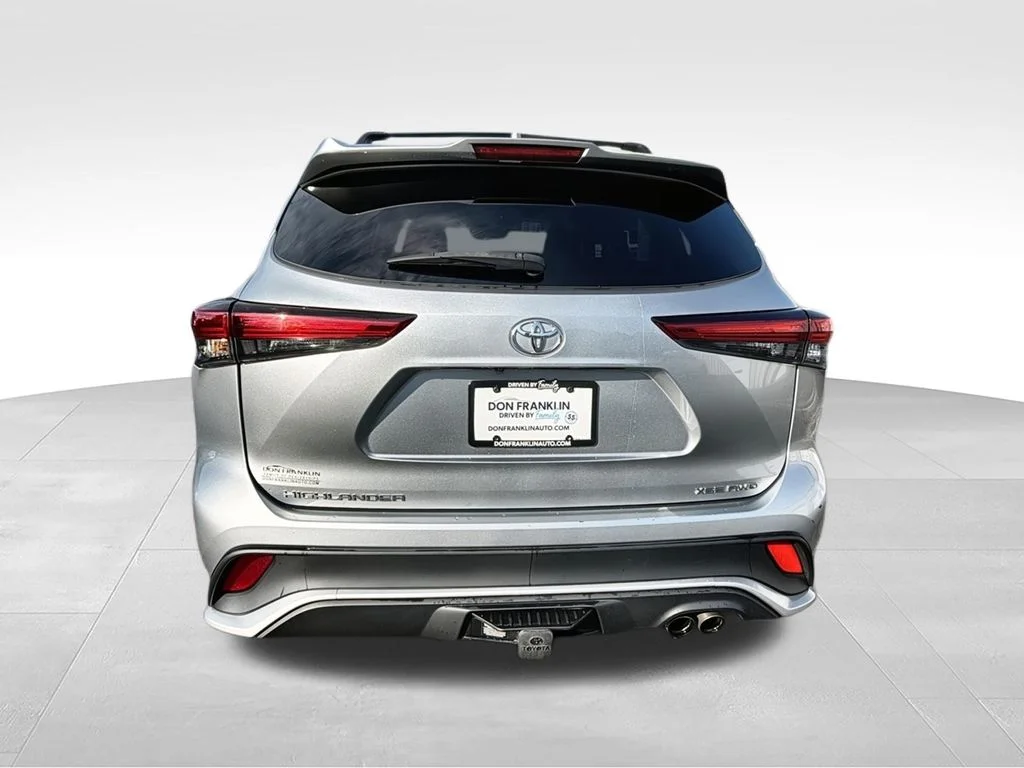 Used 2022 Silver Toyota XSE image 7